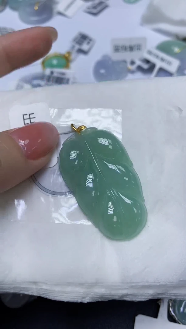 颈饰18K金镶嵌翡翠天然缅甸翡翠A货多样性发一件