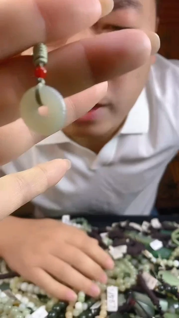 和田玉未镶嵌颈饰多样性发货，拍一发一