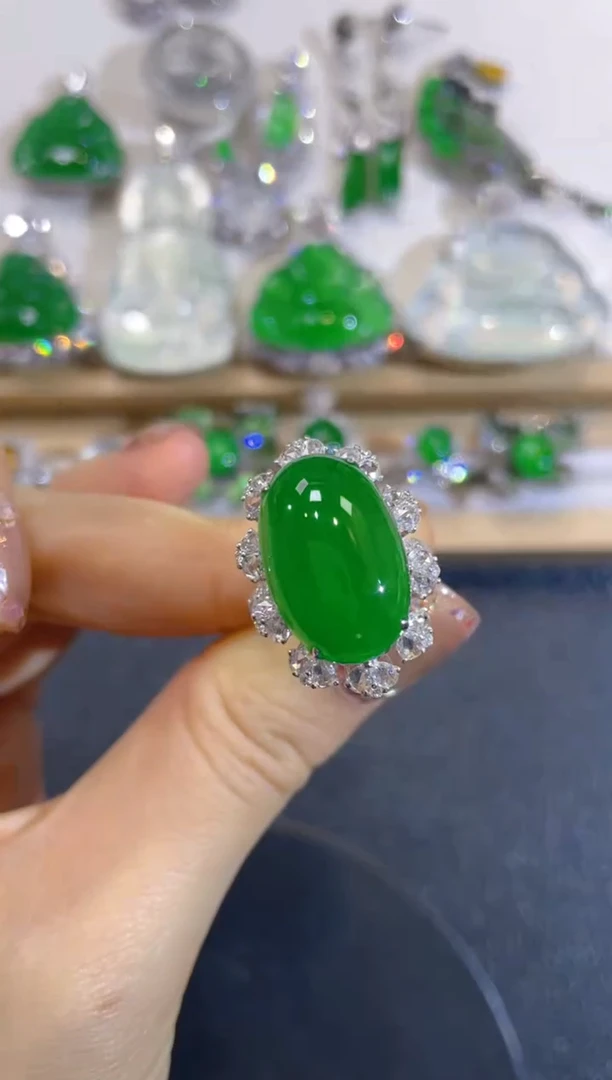 颈饰18K金镶嵌翡翠团购1