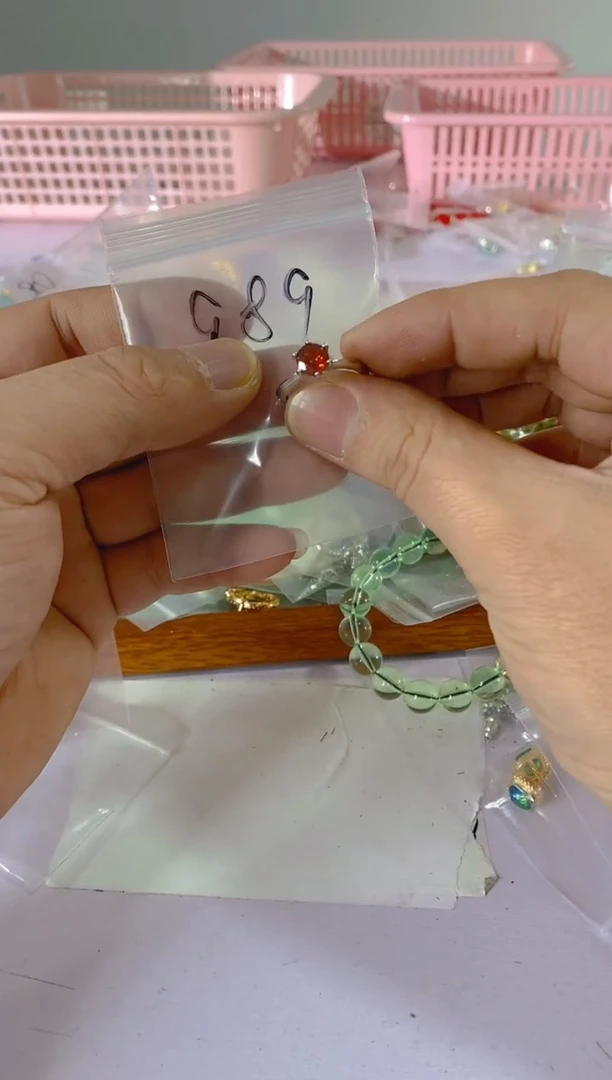 【闪购商品】水晶颈饰银S925镶嵌989红宝，蓝宝，多样性发一件赠链