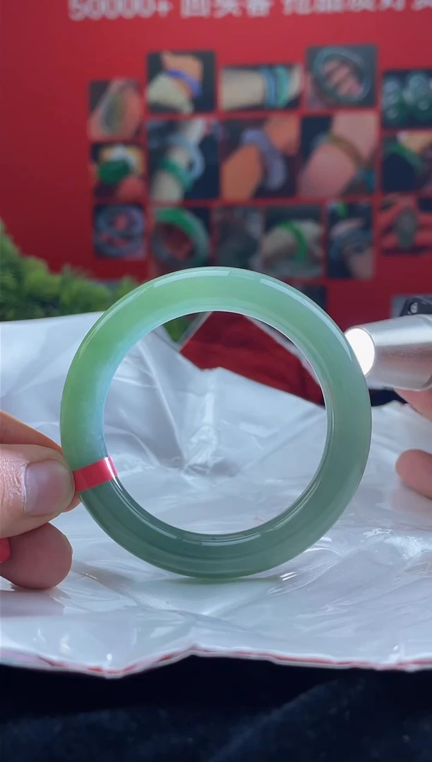 翡翠手镯未镶嵌手镯2