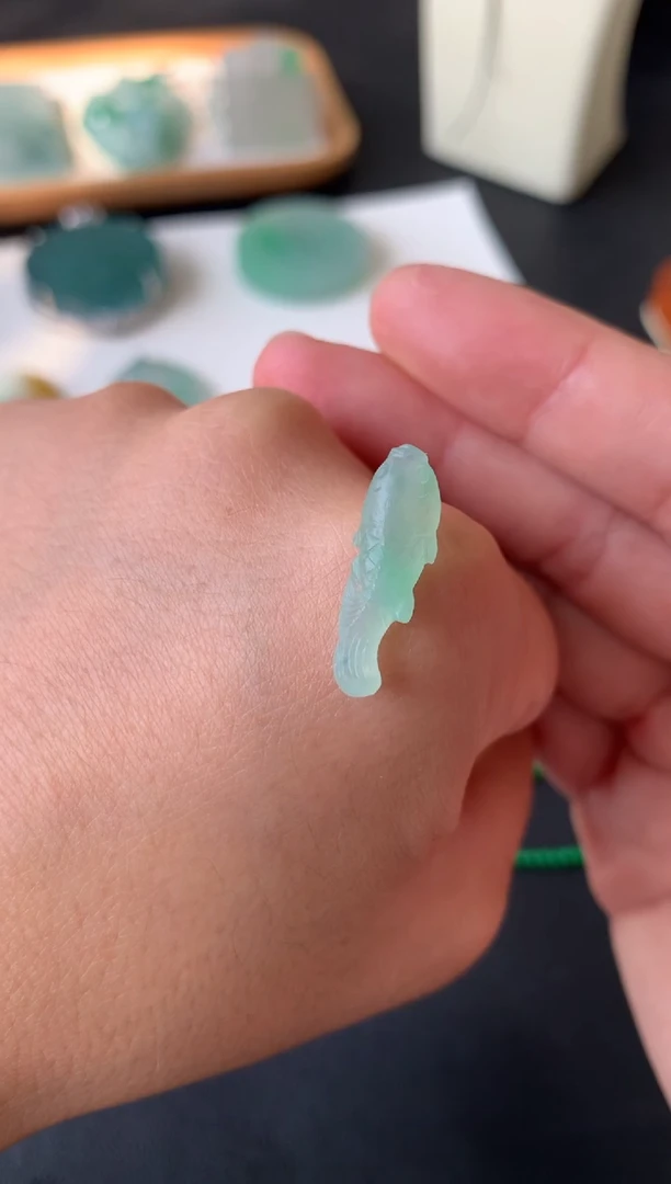 未镶嵌定制翡翠翡翠