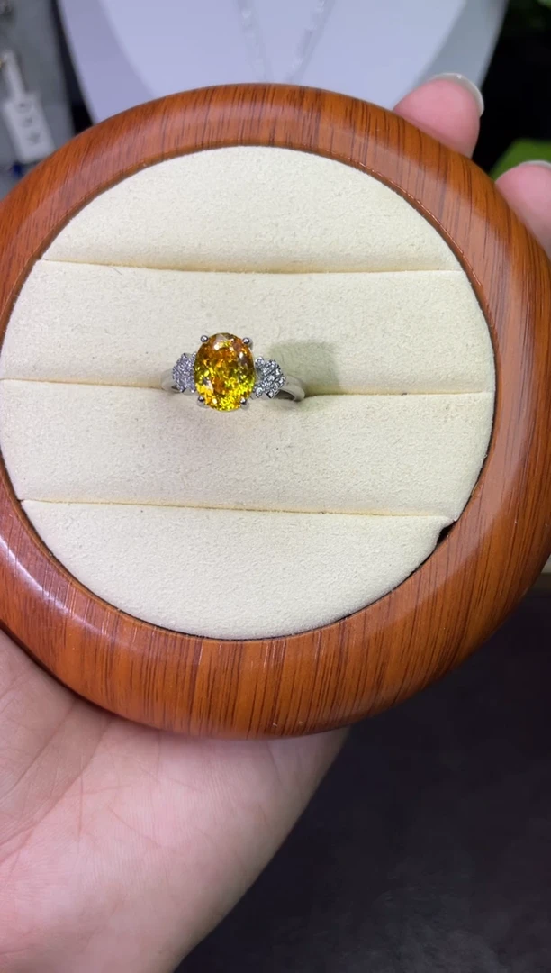 合金合成钻石黄宝戒指