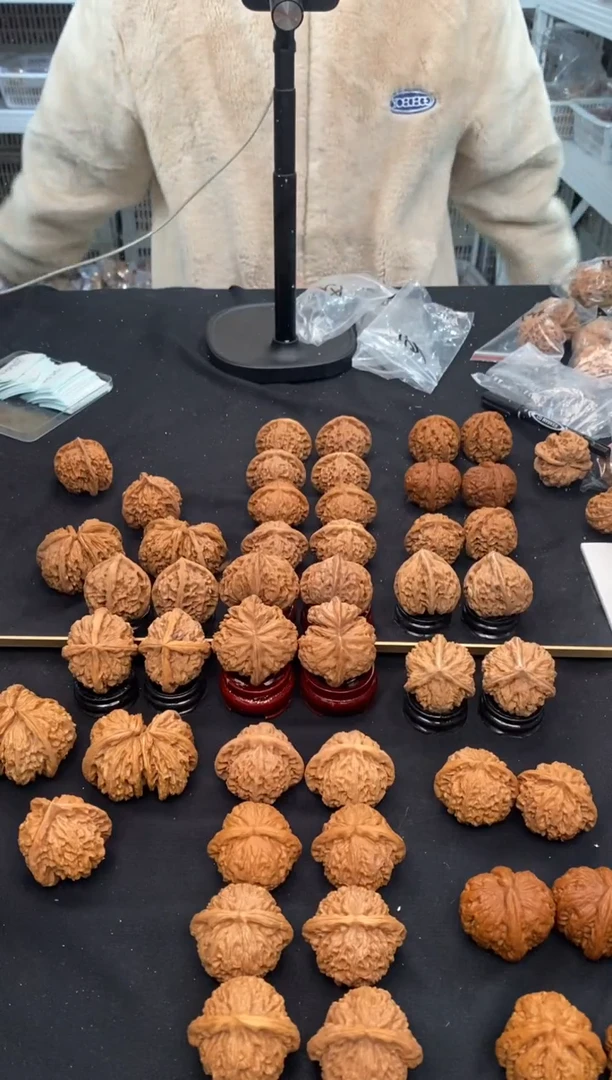 【闪购商品】文玩核桃把件宫灯42