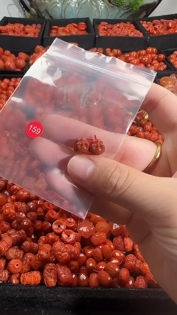 颈饰未镶嵌南红玛瑙1