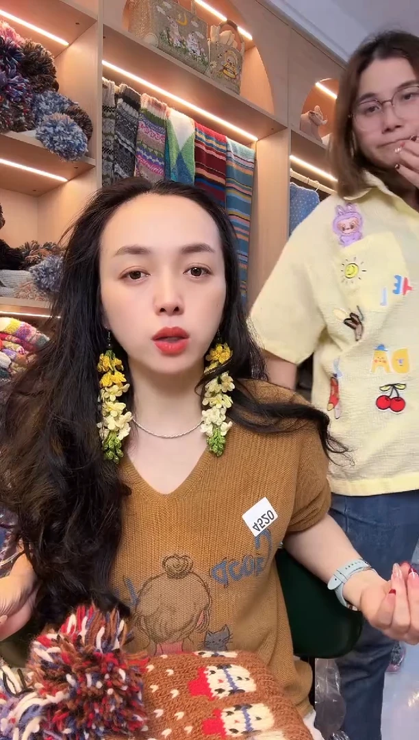 哼****?棉线针织衫4520