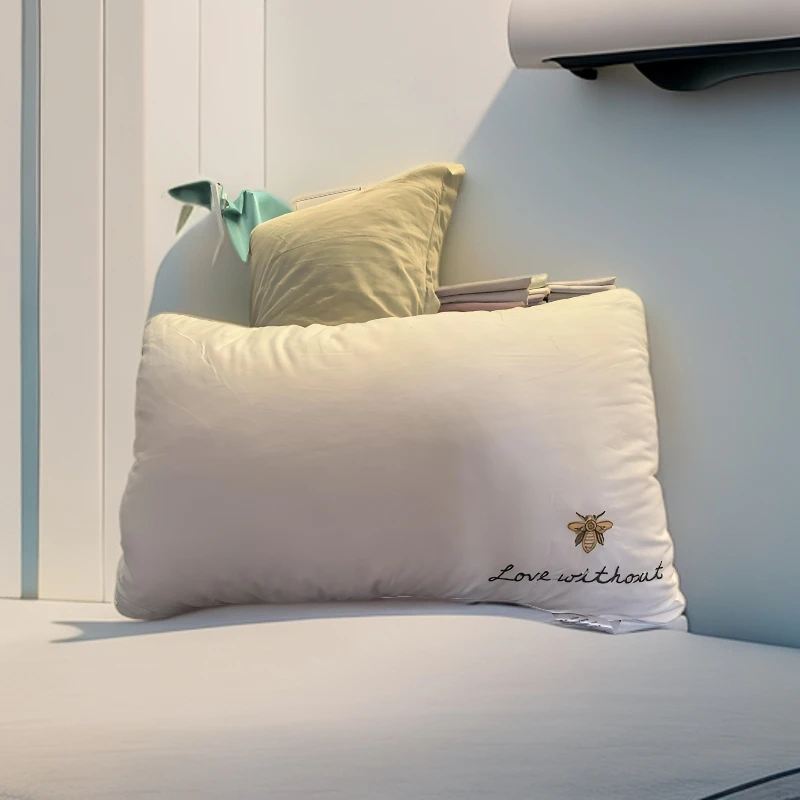 酒店刺绣款枕芯高枕