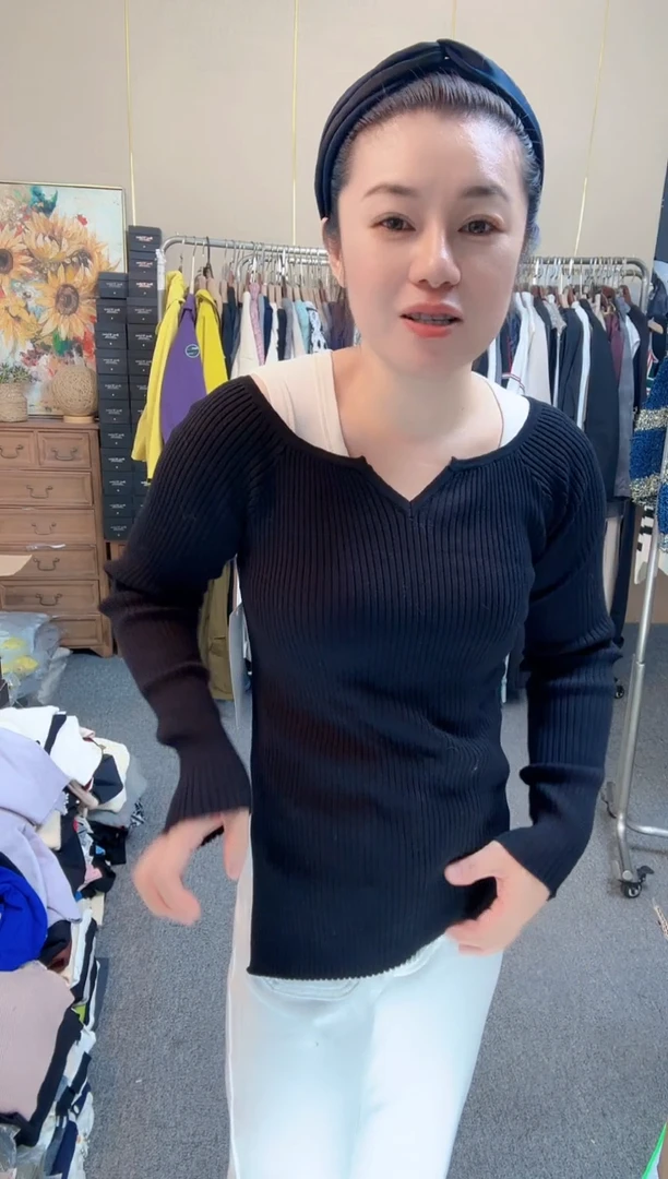 085