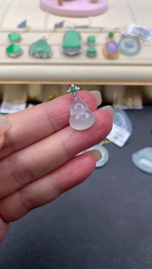 【闪购商品】翡翠颈饰18K金镶嵌Q659     