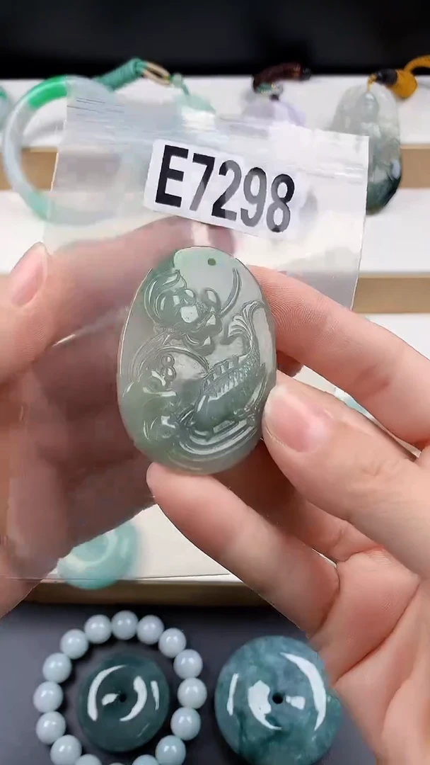 颈饰未镶嵌翡翠天然翡翠吊坠挂件