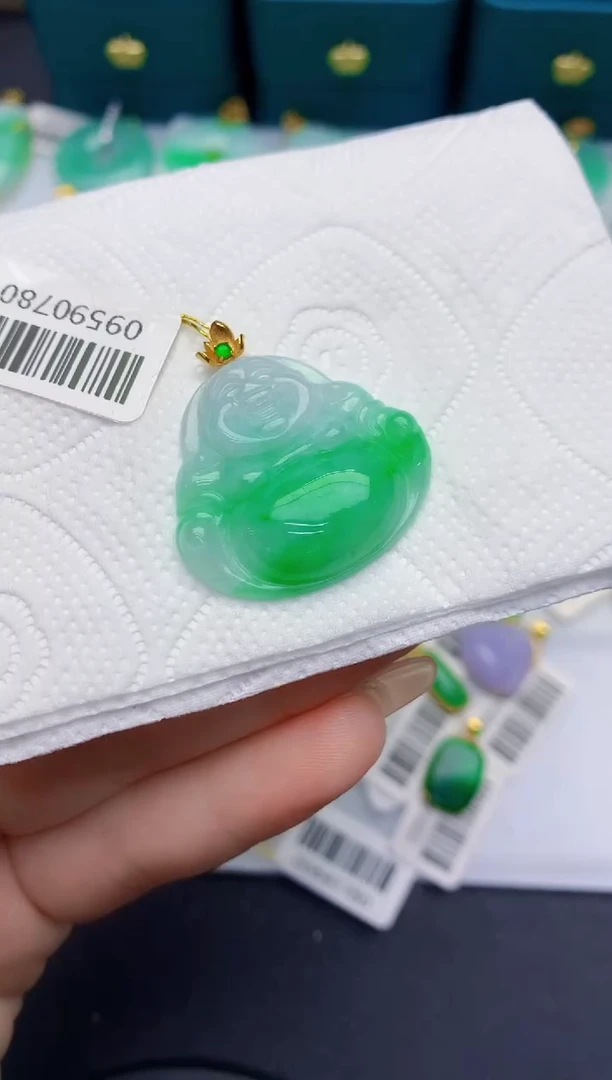 颈饰18K金镶嵌翡翠缅甸天然翡翠A货
