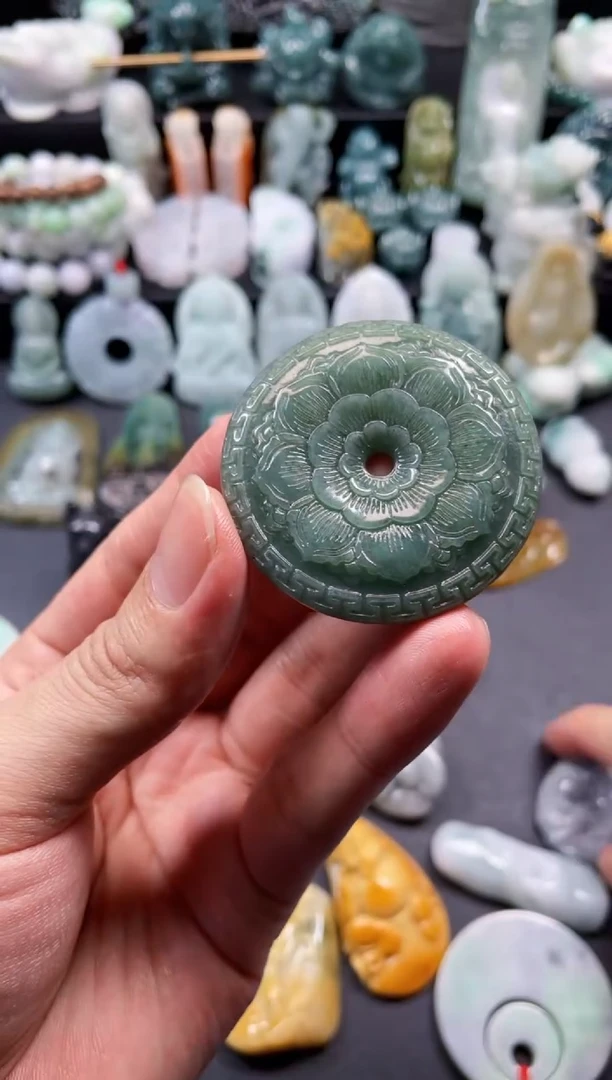 颈饰未镶嵌翡翠27  天然翡翠a货  花扣