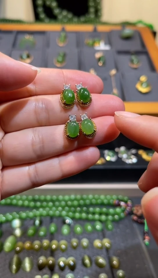 【闪购商品】和田玉碧玉猫眼耳钉银S925镶嵌多样性发一