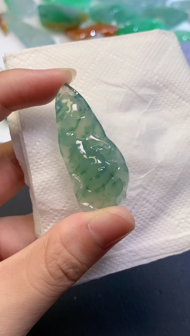 颈饰未镶嵌翡翠