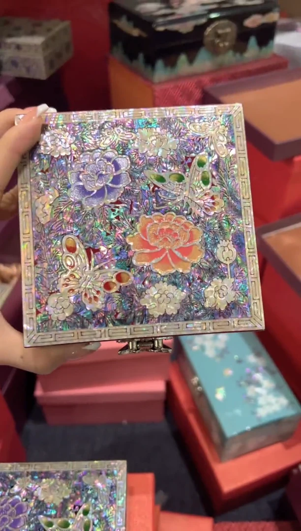 【闪购商品】微瑕不退换红底满贝弘贝雅螺钿漆器文化馆