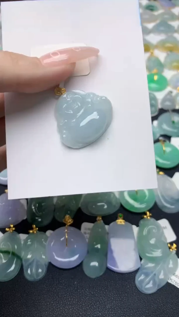 翡翠18K金镶嵌颈饰天然翡翠A货