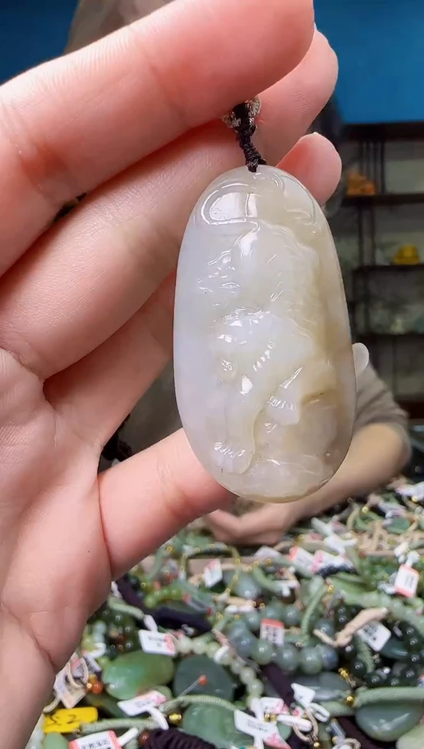 颈饰未镶嵌和田玉1