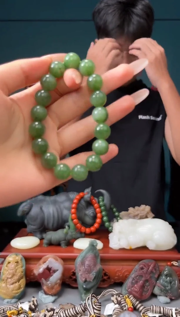 和田玉未镶嵌颈饰手串