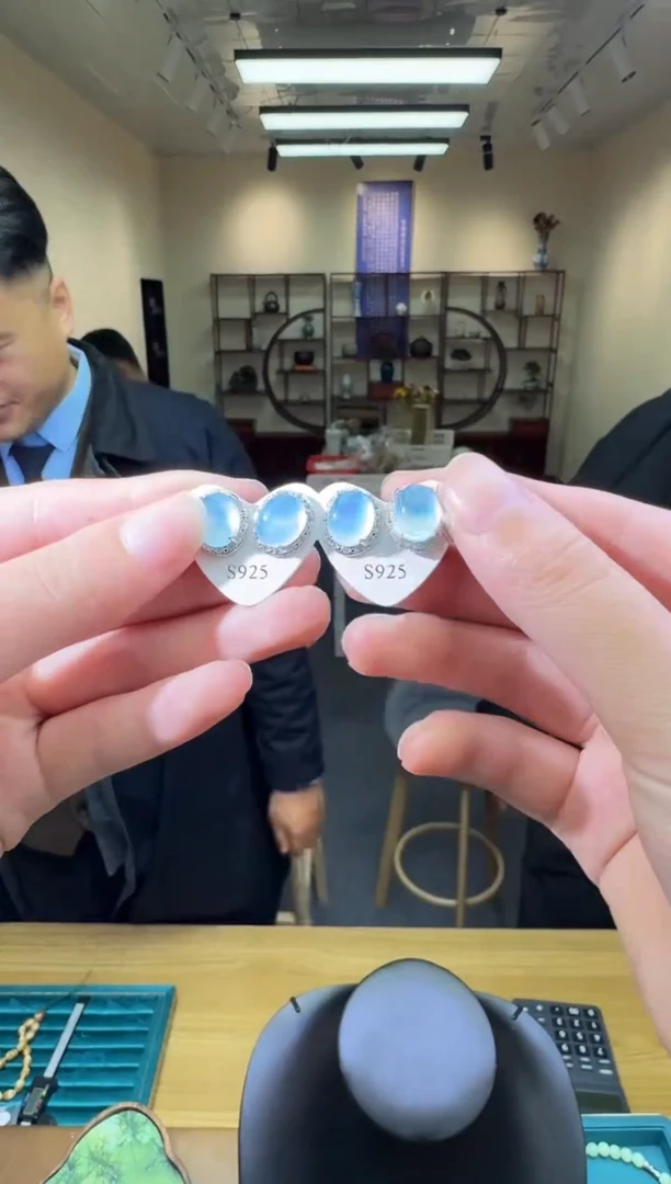 银S925镶嵌耳钉海蓝宝石多样性发一件 475