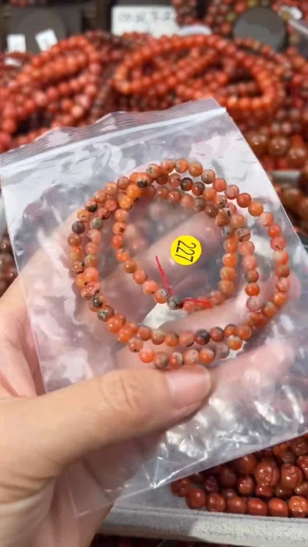 南红玛瑙手串未镶嵌4+