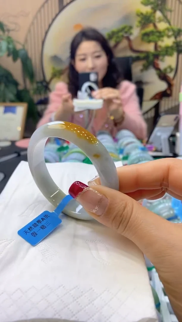 【闪购商品】翡翠手镯未镶嵌99905739
