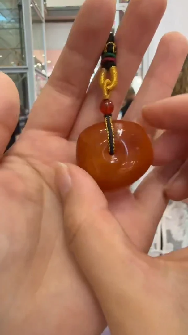 琥珀颈饰未镶嵌109秒拍号 假一罚三