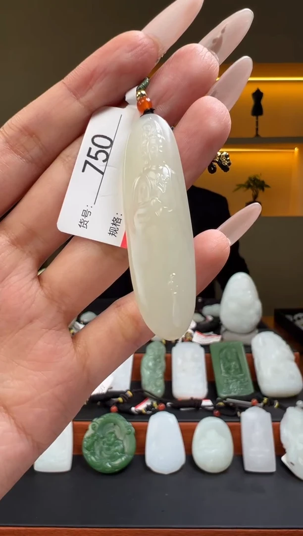 颈饰未镶嵌和田玉1