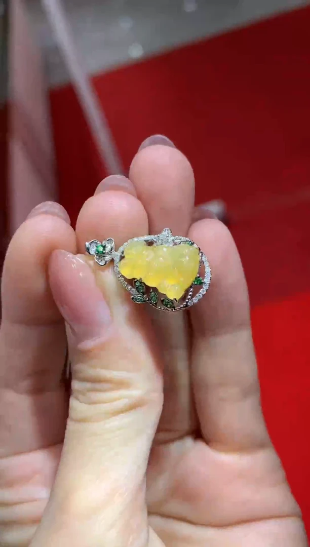 颈饰18K金镶嵌翡翠|不退不换