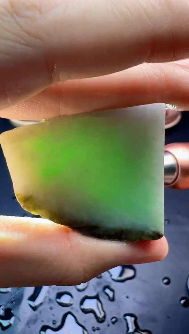 翡翠未镶嵌颈饰002天然缅甸A货翡翠