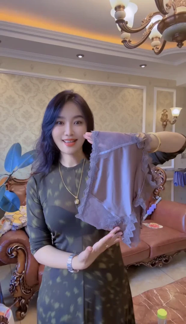 网红2025新款薄款法式性感蕾丝拼接柔软透肤舒适透气高腰三角短裤