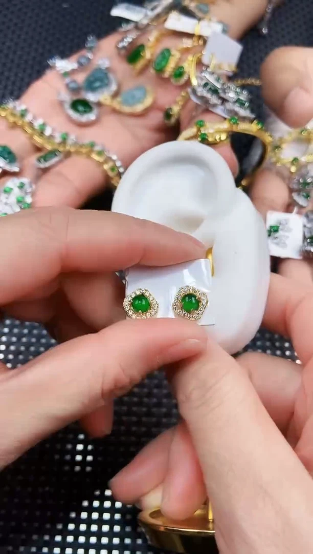 【闪购商品】翡翠耳饰未镶嵌1111111111