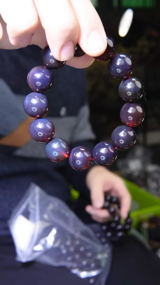 【闪购商品】琥珀手链未镶嵌18mm黑加仑琥珀单圈手串