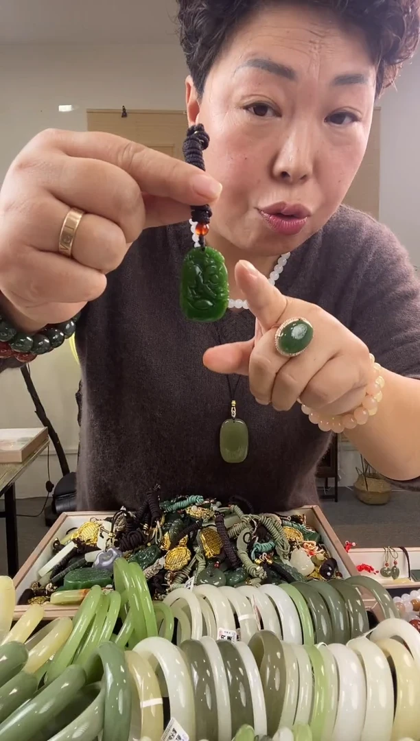 颈饰未镶嵌和田玉多样性拍一发一  小猪 0330