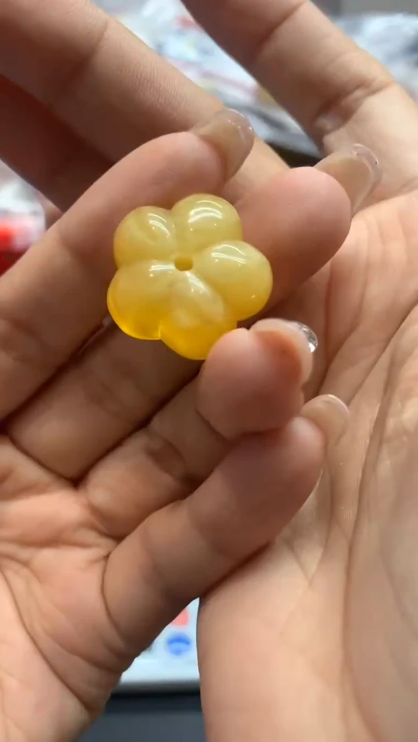 未镶嵌琥珀珠宝奇石379