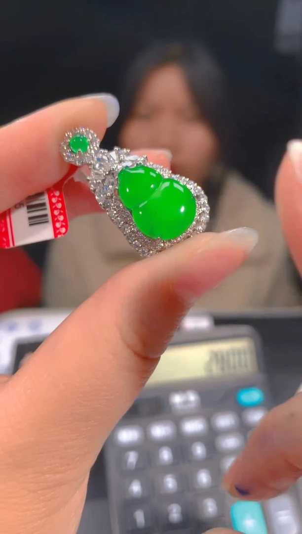 【闪购商品】定制翡翠未镶嵌35定制翡翠，多样性发货（发其一）