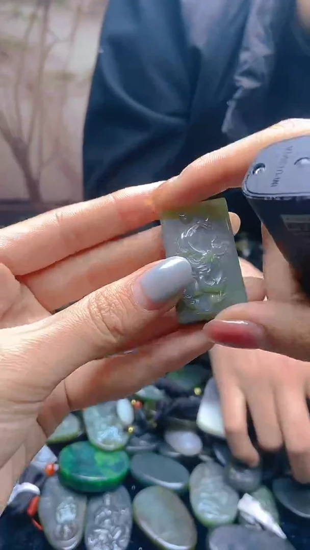 颈饰未镶嵌和田玉1