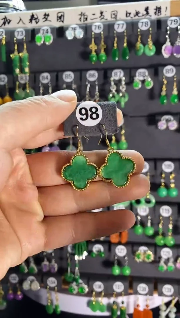 【闪购商品】翡翠耳饰银S925镶嵌98....