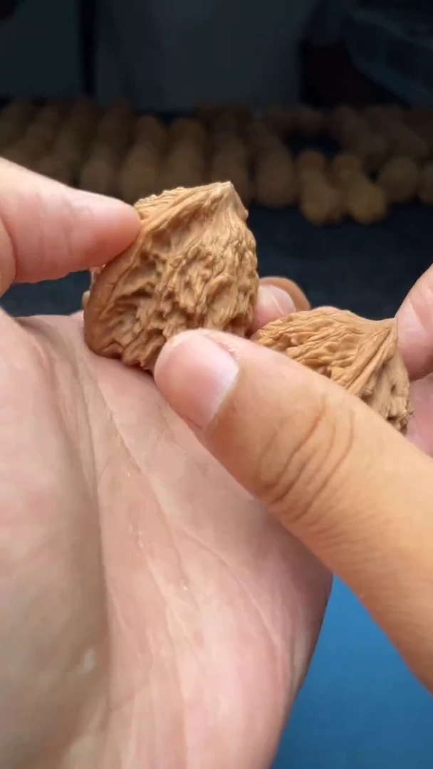 桃核把件a83  麦虎 39尺