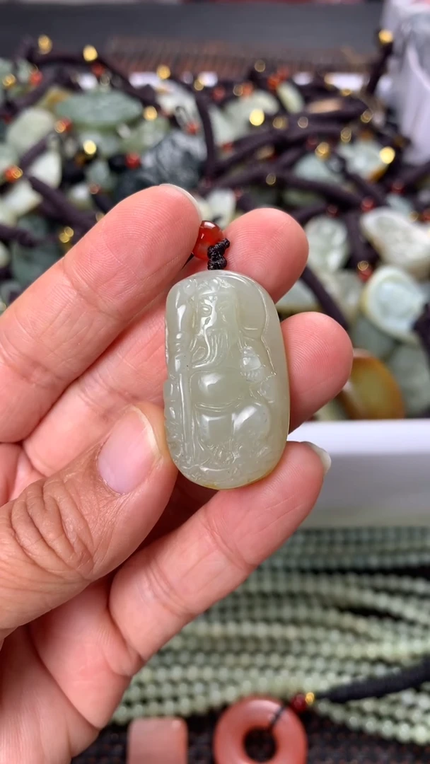 【闪购商品】和田玉颈饰未镶嵌多样性发货没有证书拍一发一有瑕