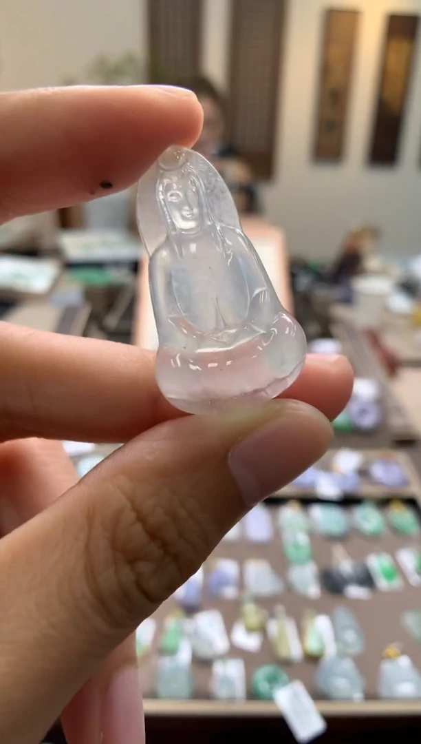 颈饰未镶嵌翡翠观音