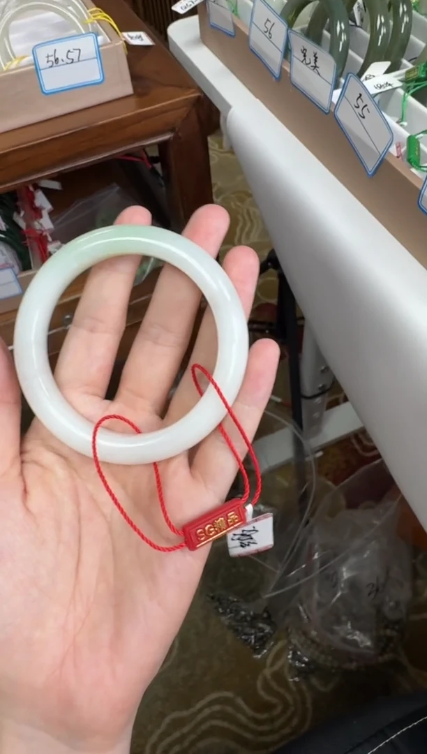 未镶嵌手镯和田玉56