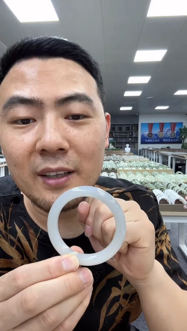 和田玉手镯未镶嵌52-53  412