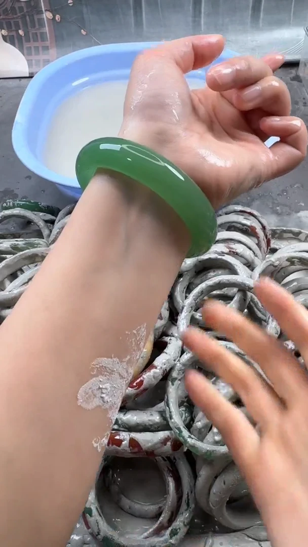 【闪购商品】石英质玉手镯未镶嵌15 6263