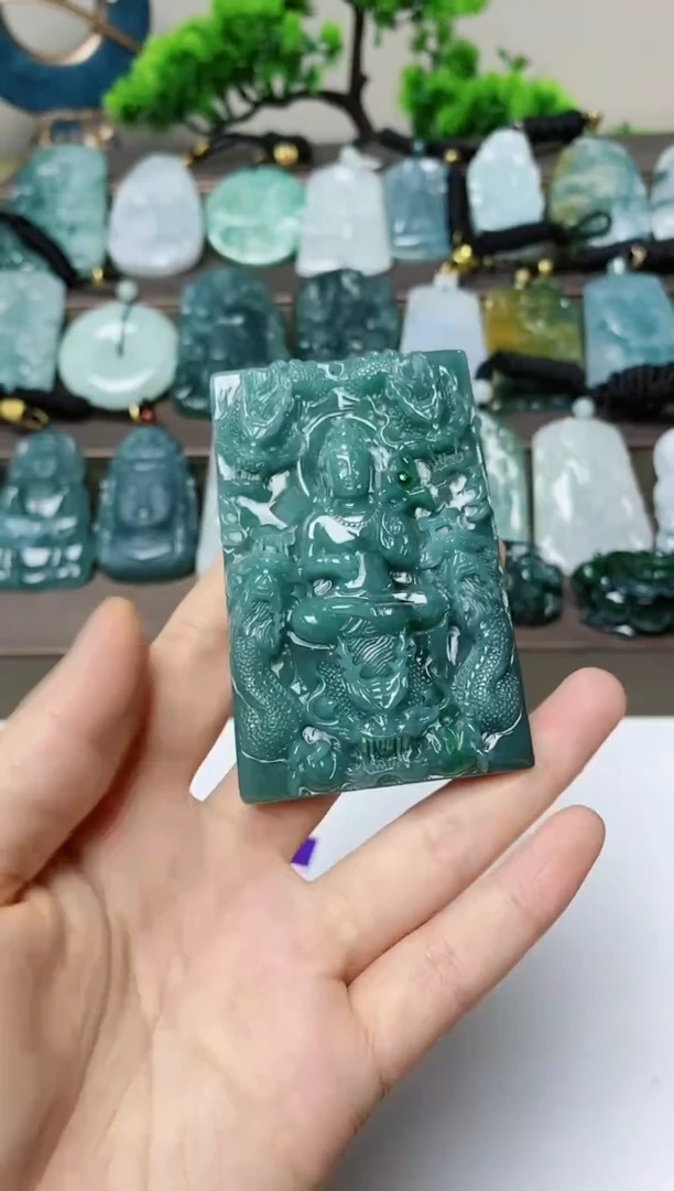 翡翠未镶嵌颈饰