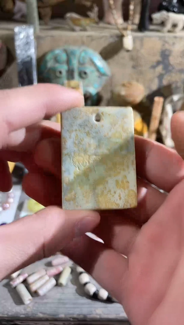 未镶嵌岫岩河磨玉（透闪石质玉）挂件秦**子1