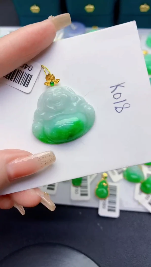 颈饰18K金镶嵌翡翠缅甸天然翡翠A货