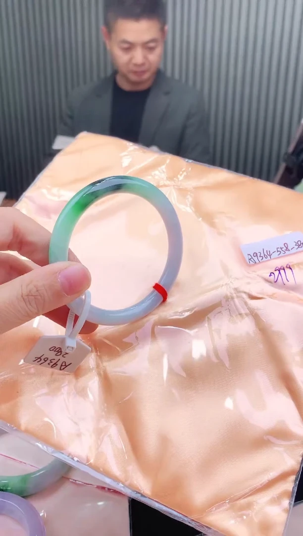 未镶嵌手镯翡翠111