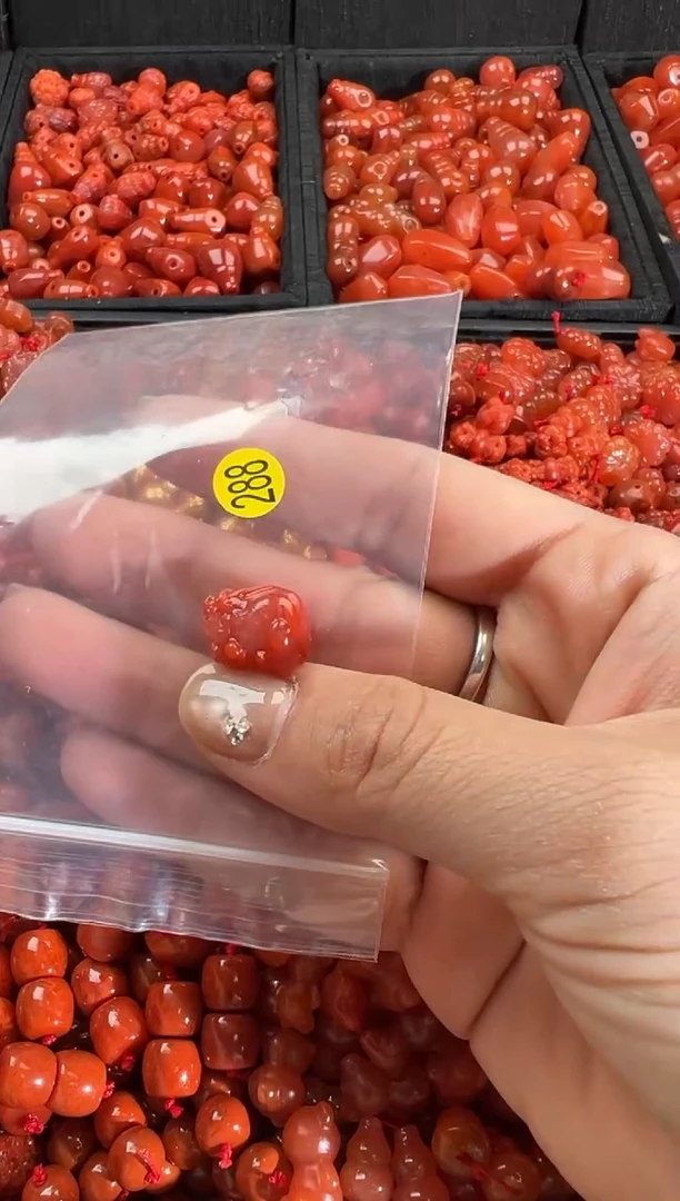 【闪购商品】南红玛瑙颈饰未镶嵌1