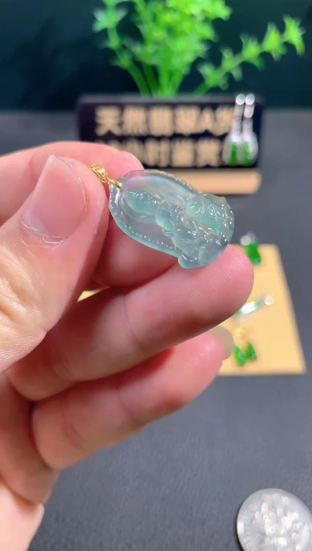 【闪购商品】翡翠颈饰18K金镶嵌翡翠