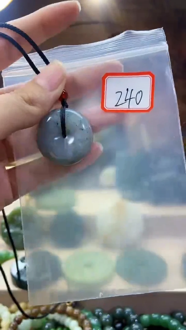 未镶嵌和田玉挂件1